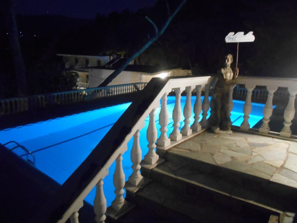 Mina Apartments Poros Town Exterior foto