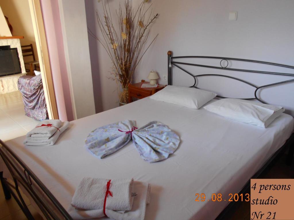 Mina Apartments Poros Town Habitación foto