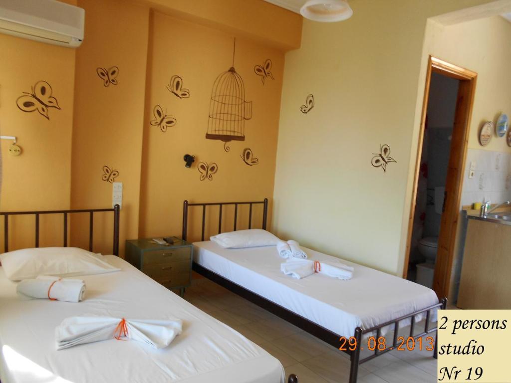 Mina Apartments Poros Town Habitación foto